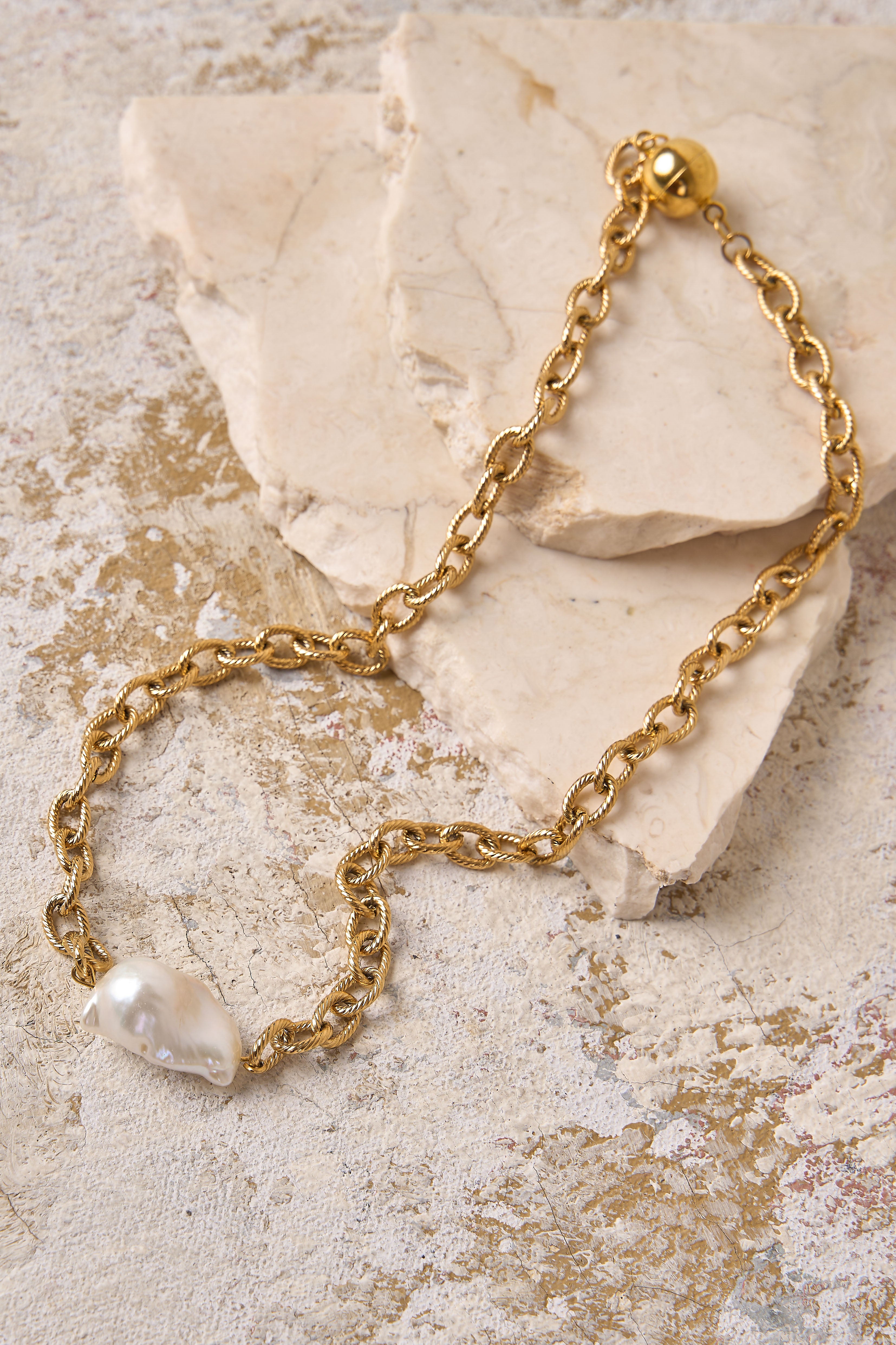 Baroque Pearl & Chain Necklace - Gold