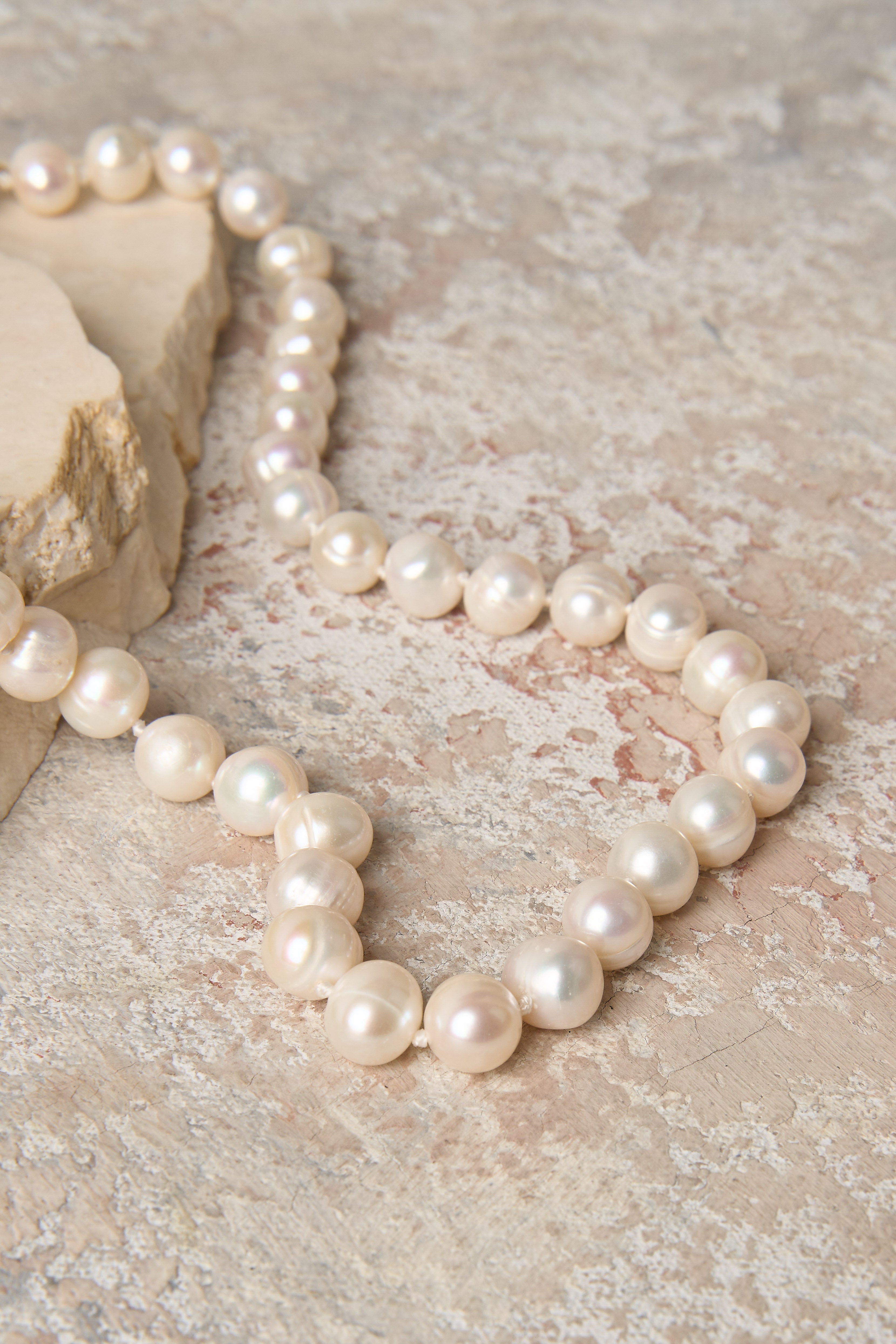 Freshwater Pearl Necklace - White