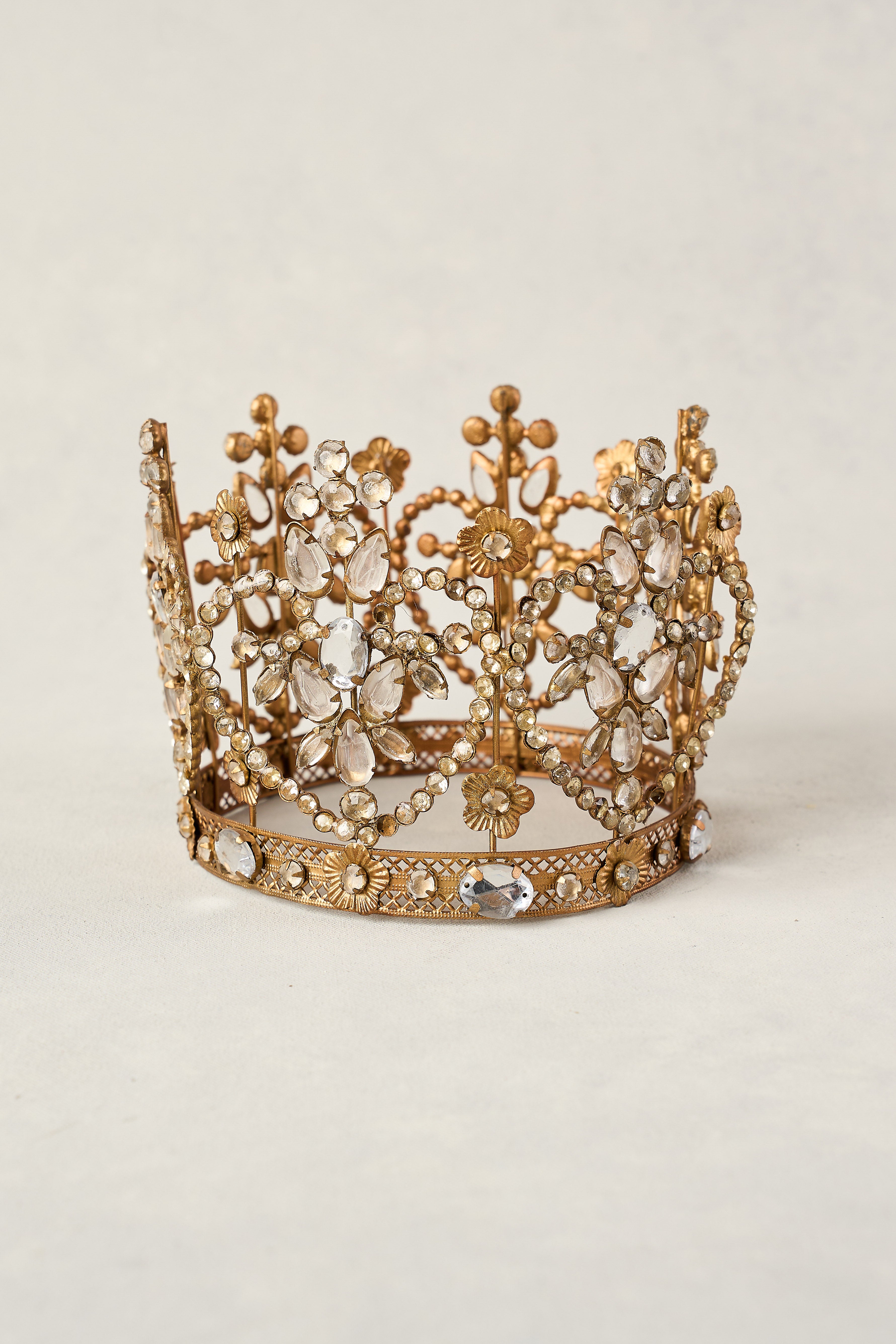 Aroun Crown