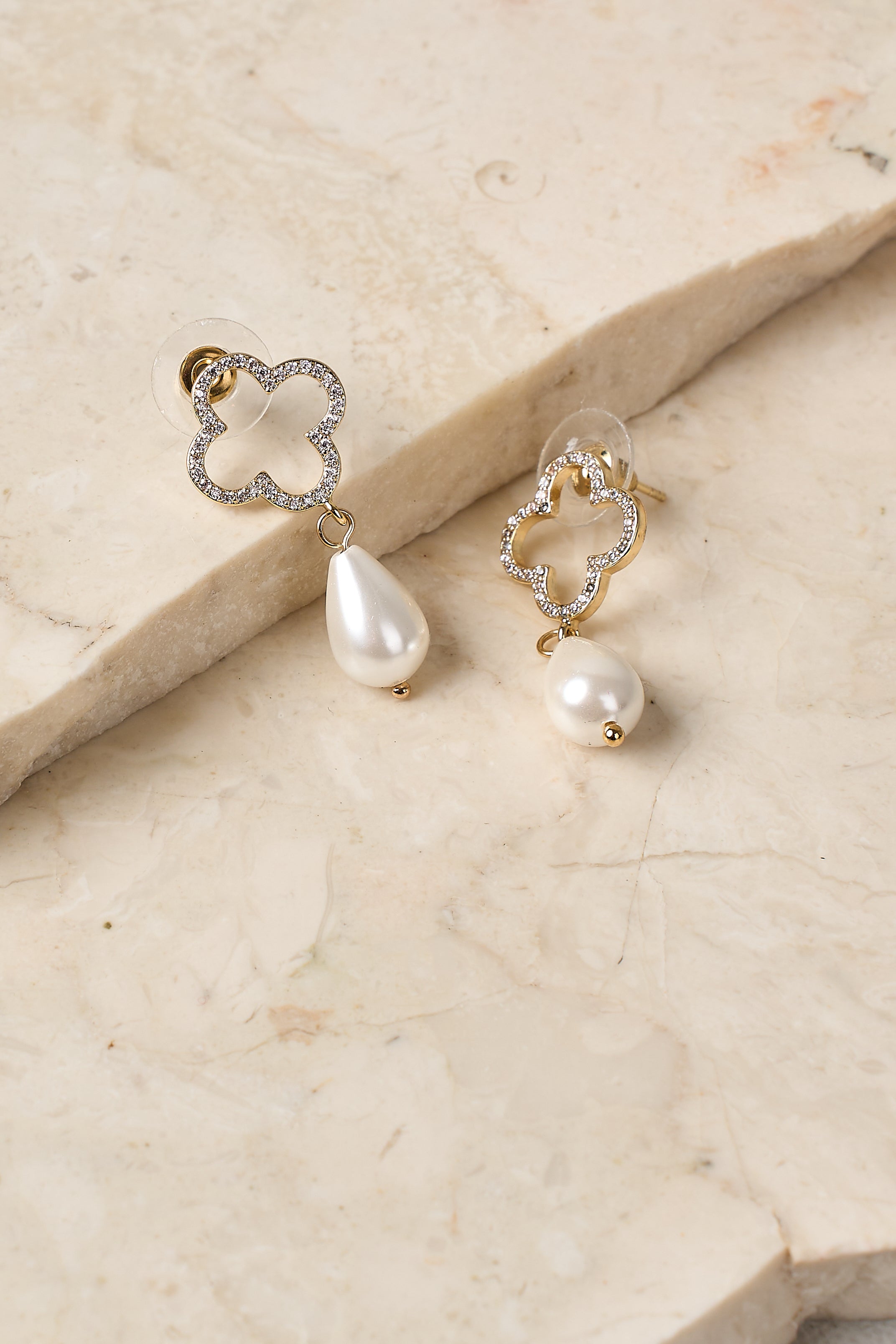 Pearl Clover Studs - Gold & Pearl